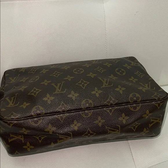Authentic Louis Vuitton Monogram Compeigne Bag - Picture 5 of 12